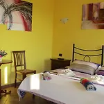 לינה וארוחת בוקר La Corte 4*