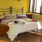 לינה וארוחת בוקר La Corte פררה