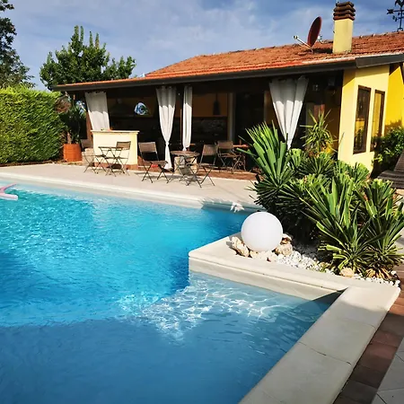 Bed and Breakfast La Corte Φεράρα